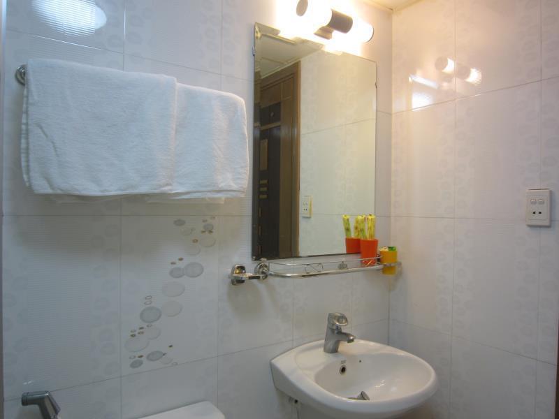 Quy Thanh Hotel Хошимін Екстер'єр фото