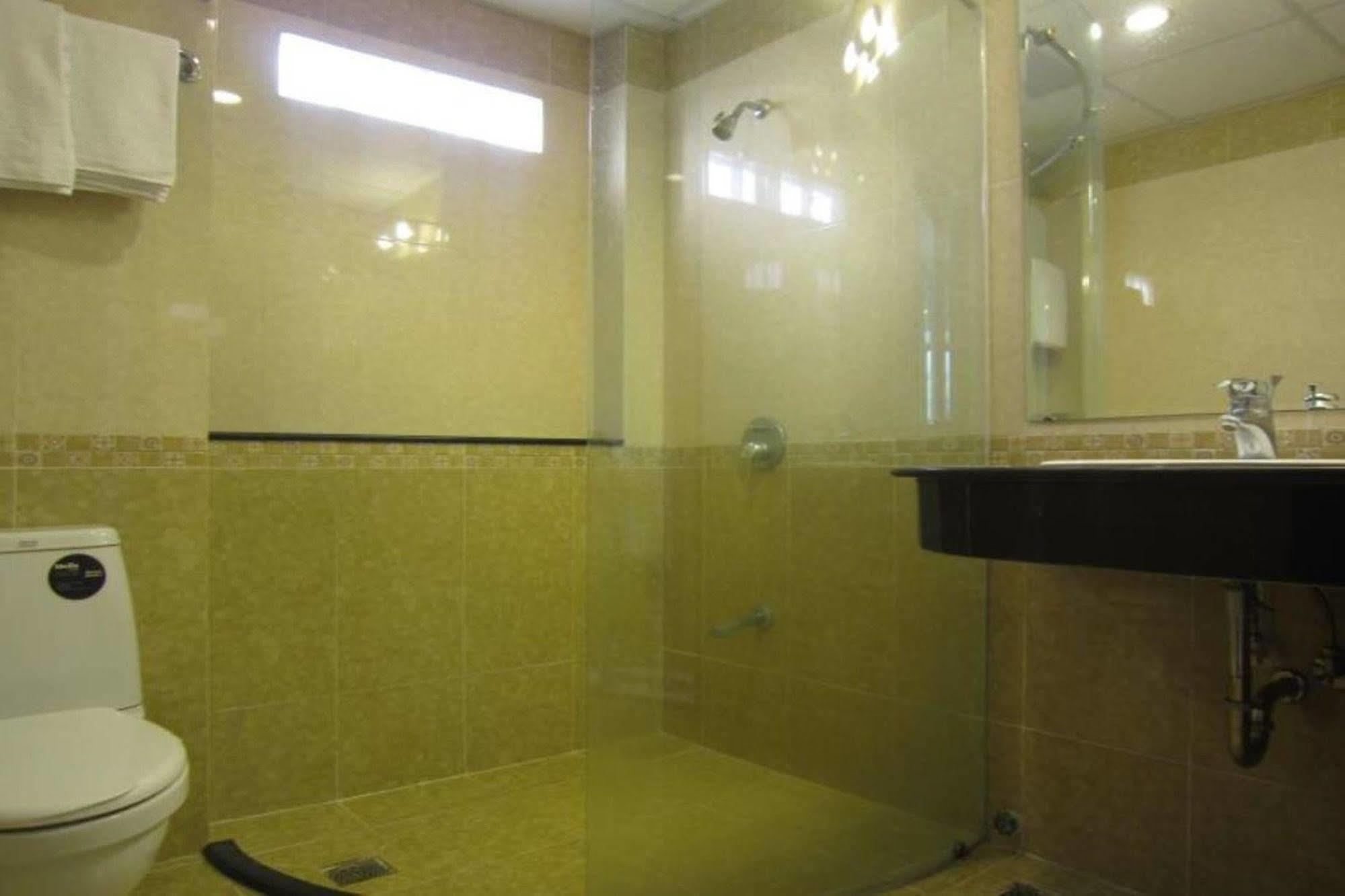 Quy Thanh Hotel Хошимін Екстер'єр фото